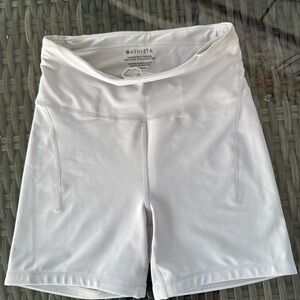 Athleta Pacesetter High Rise Shorts 4” NWOT Shell XS Current Season